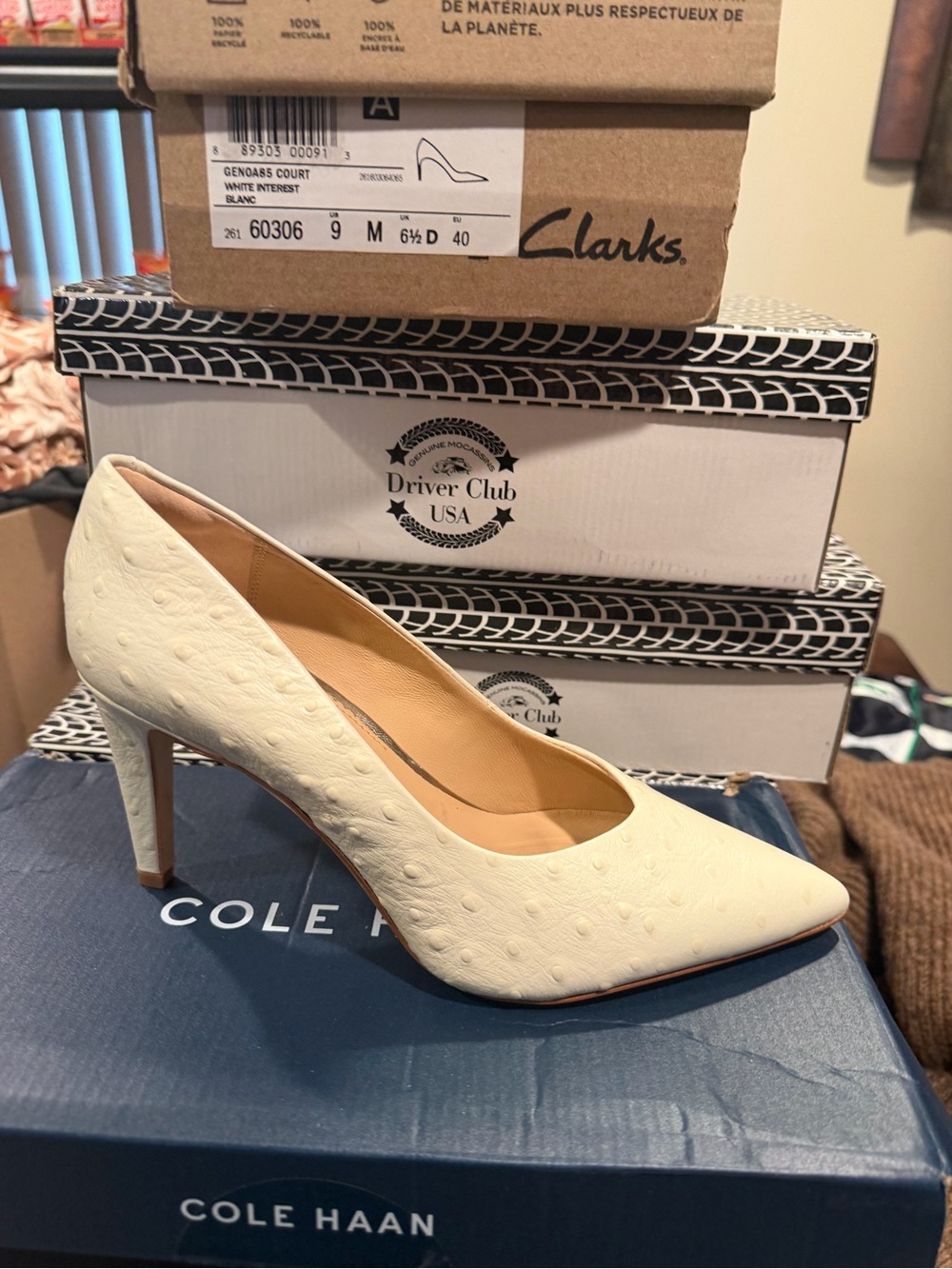Clarks Women’s Genoa85 Classic pump Heel shoes White Size 9 M US
